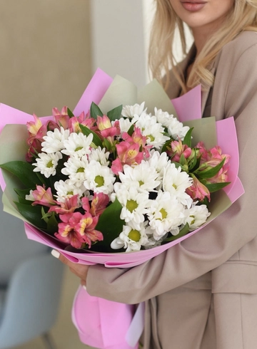 Букет &laquo;Фирменный&raquo; от интернет-магазина цветов в 