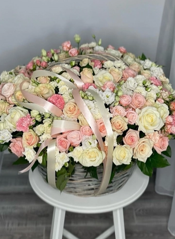 Корзина «Мечта любой девушки» от интернет-магазина цветов в 