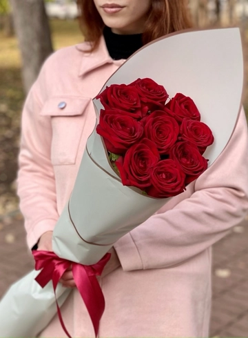 Букет &laquo;9 эквадорских роз&raquo; от интернет-магазина цветов в 