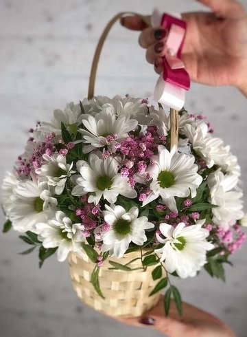 Корзинка «Подруге» от интернет-магазина цветов в 