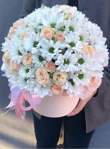 Бокс &laquo;Ромашки с персиками&raquo; от интернет-магазина цветов в 