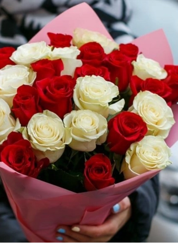 Букет « 25 красно-белых роз» от интернет-магазина цветов в 