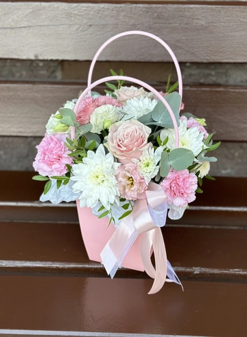 Сумочка с цветами  «Прекрасная» от интернет-магазина цветов в 