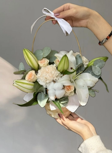 Корзинка «Ароматный комплимент » от интернет-магазина цветов в 