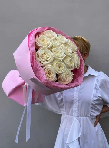 Букет &laquo;Белые розы в нежной упаковке &raquo; от интернет-магазина цветов в 