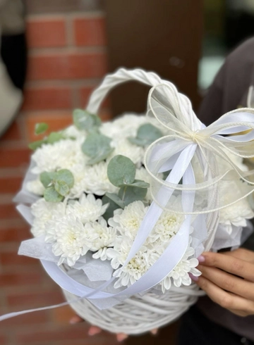 Корзина хризантем  «Нежный комплимент» от интернет-магазина цветов в 