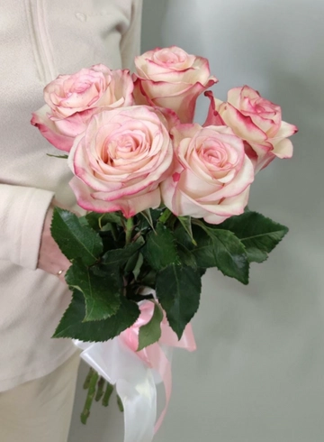 Букет « 5 розовых роз» от интернет-магазина цветов в 