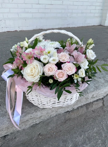 Корзина «Француженка» от интернет-магазина цветов в 