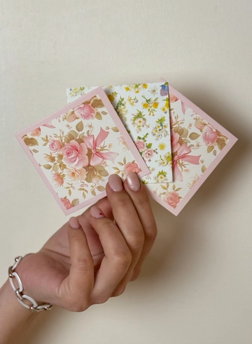 Открытка цветочный принт без надписи  от интернет-магазина цветов в 