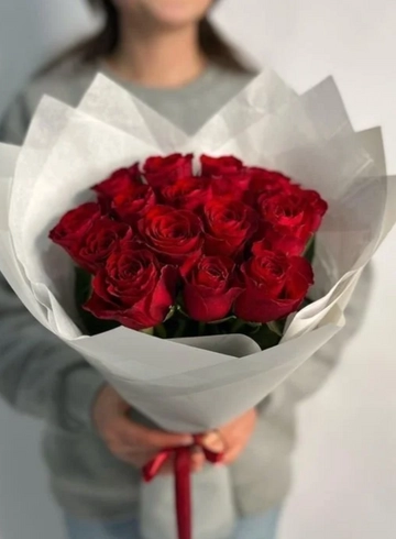 Букет из кенийских роз «Краса» от интернет-магазина цветов в 