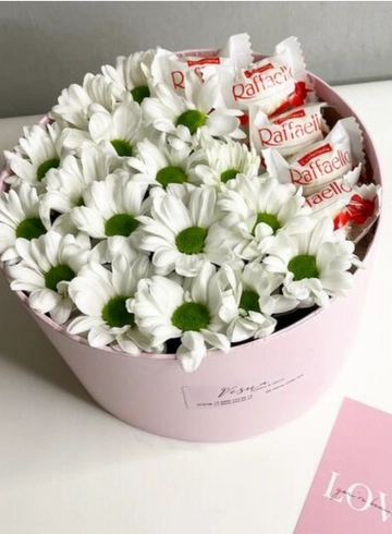 Бокс «Ромашки + рафаэлло» от интернет-магазина цветов в 