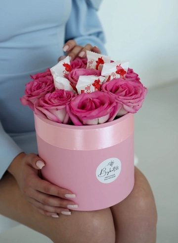 Бокс «Нежность в коробке» от интернет-магазина цветов в 