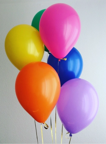 Разноцветные шары  от интернет-магазина цветов в 