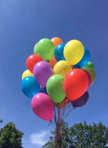 Фонтан из 25 ярких Шаров  от интернет-магазина цветов в 