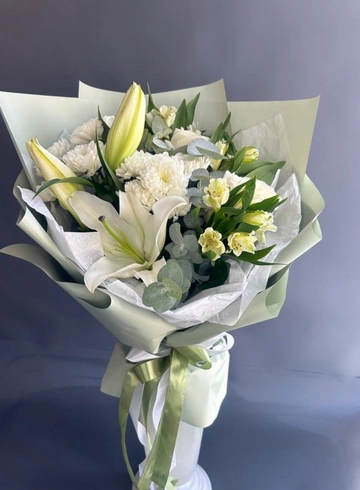 Букет с Лилией в светлых оттенках  от интернет-магазина цветов в 